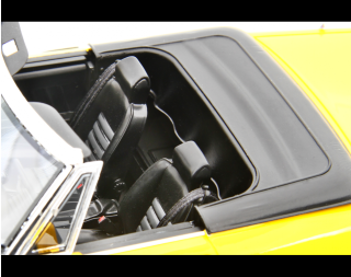Alfa Romeo Spider 1.6 - 2.0i 1990 Giallo Laudoracing 1:18 Resinemodell (Türen, Motorhaube... nicht zu öffnen!)
